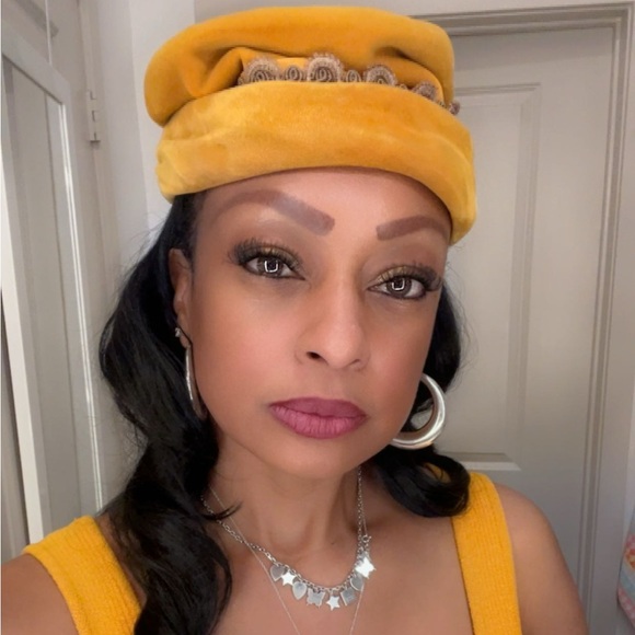 Meet your Posher, Chiquita - Picture 5 of 17